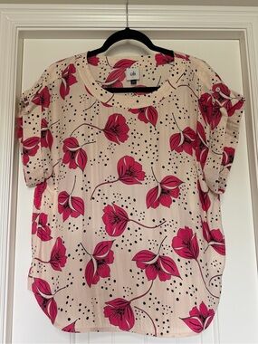 Cabi Cream and Pink Floral Short Sleeve Blouse